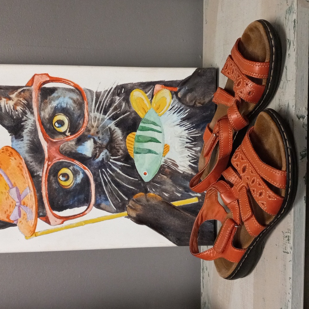 CLARK'S CORAL COLORED VELCRO STRAP SANDALS